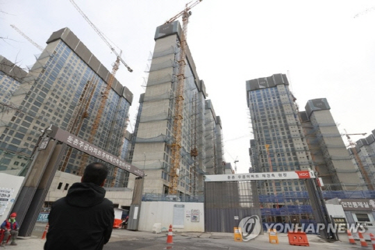 서울 둔촌주공 신축공사 현장 모습. 사진 연합뉴스